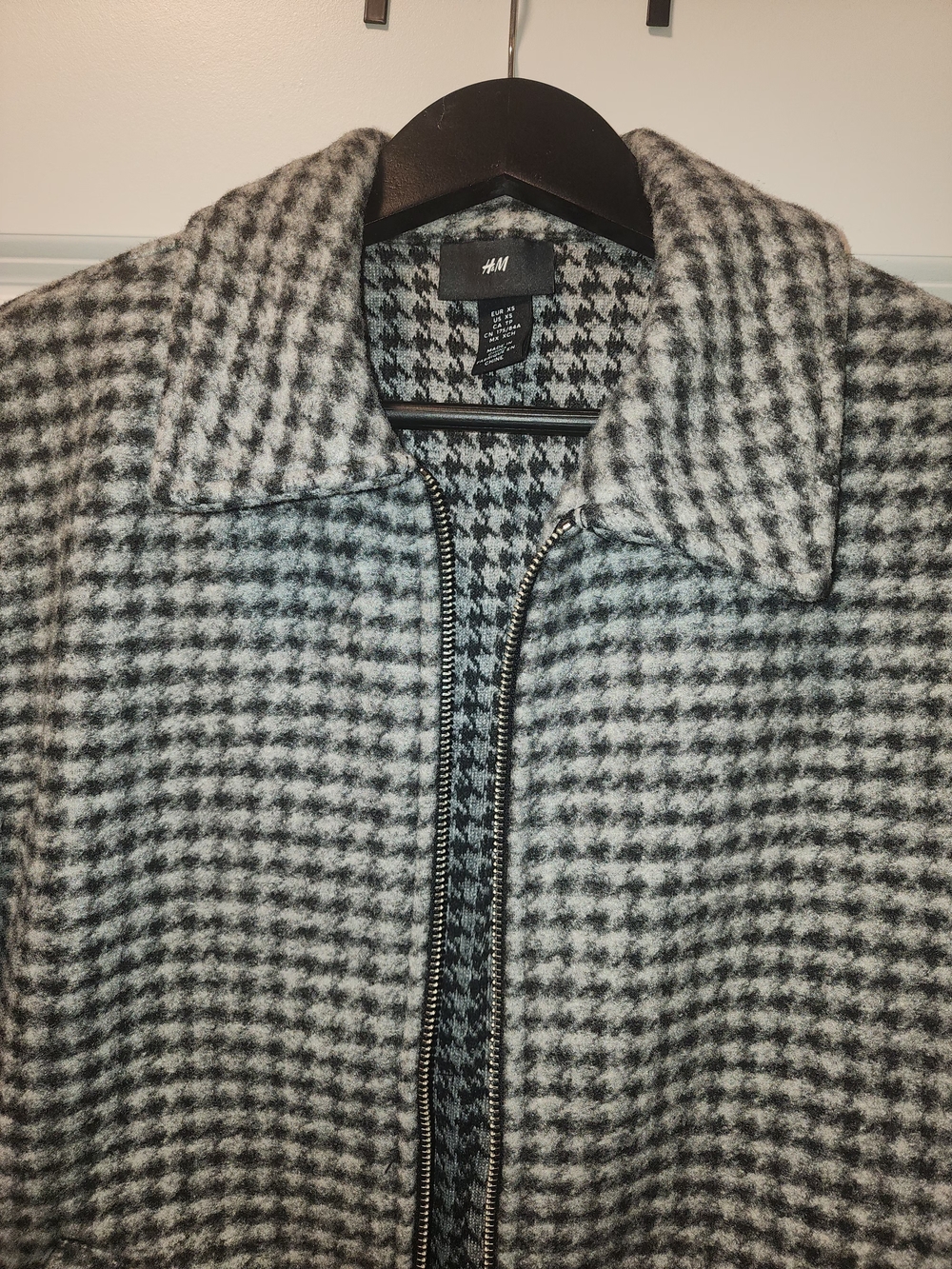 H&M Black & Gray Houndstooth Zip Jacket